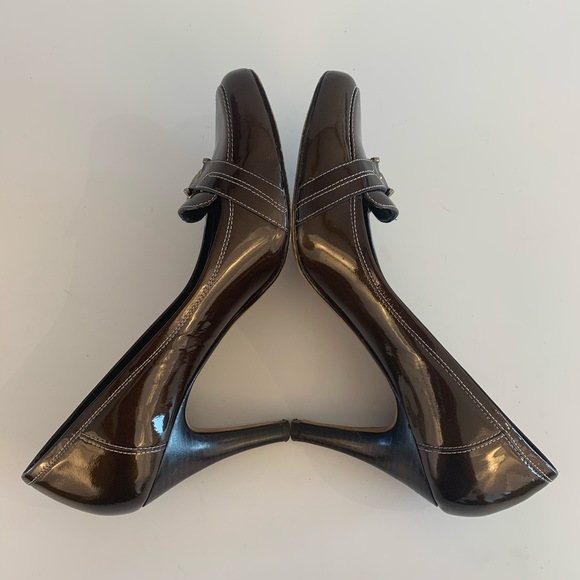Joan & David Circa Brown Patent Leather Pumps - Picture 6 of 6